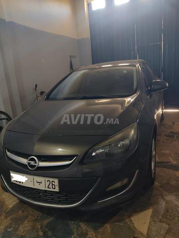 Opel Astra j voiture en très bon état à vendre - 2