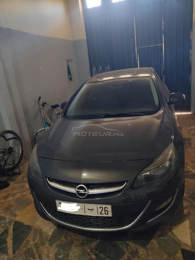 Opel Astra j voiture en très bon état à vendre 