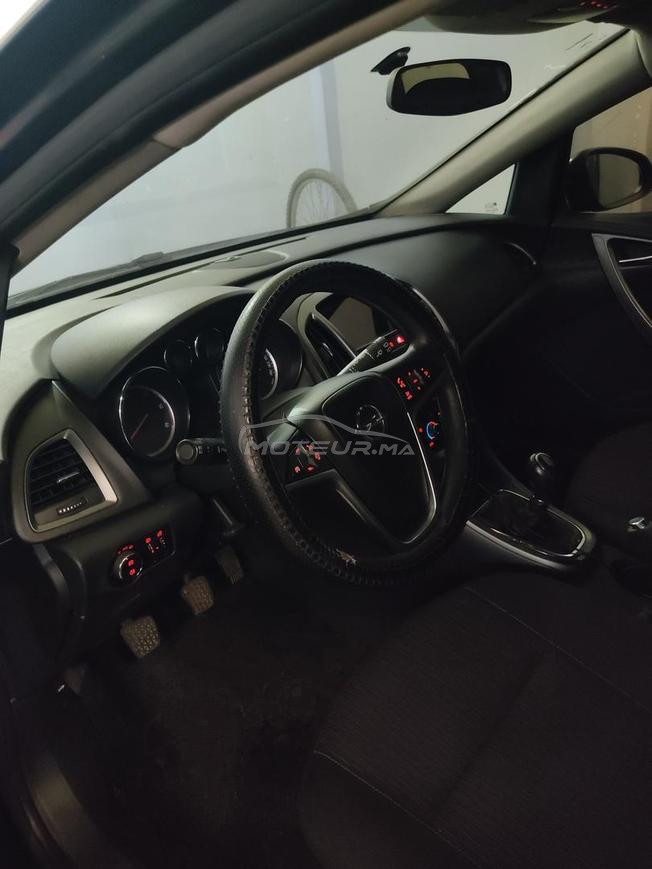 Opel Astra j voiture en très bon état à vendre 