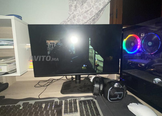 جهاز كمبيوتر للألعاب مع الملحقات