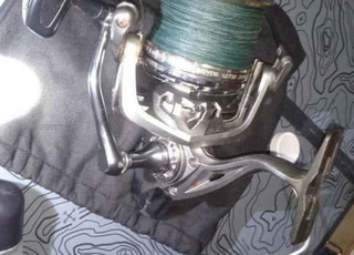 Moulin en bon état, équipé et prêt à l'emploi