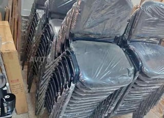 Mobilier pour la crèche l'école table et chaise