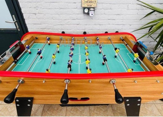 Baby-foot couleur de bois