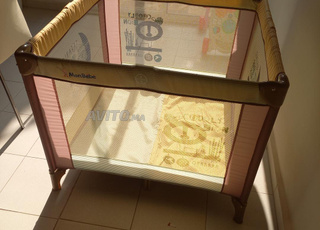 Parc pour bébé très bon état comme neuf