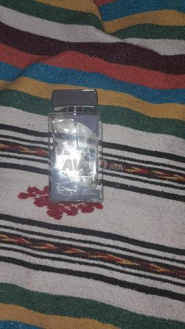 Parfum Lattafa Najdia original avec décantes de 10 ml