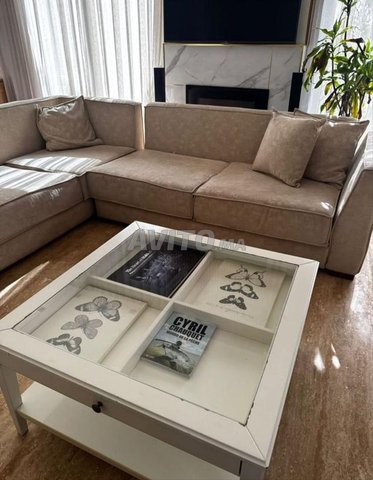 صالون وطاولة - للبيع