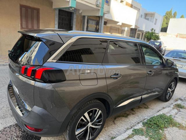 Peugeot 5008 première utilisation au Maroc 2022 7 personnes - 2