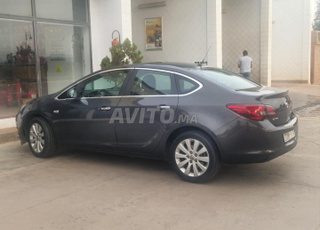 Opel Astra J Berline