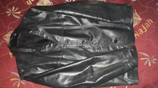 جاكيت جلد مقاس XL