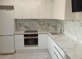 Reflets de Luxe L’Art de la Cuisine Moderne