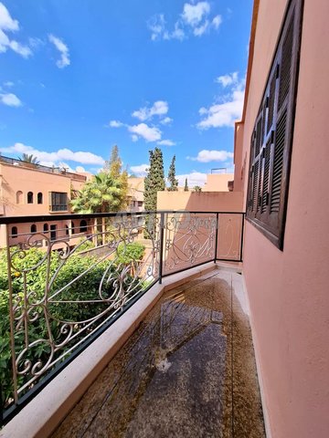 إيجار طابق واسع من فيلا 3 غرف