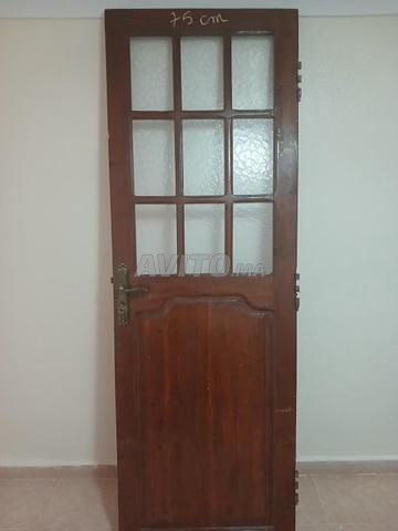 باب في حالة جيدة للبيع أبعاده 75/2.21 - 2