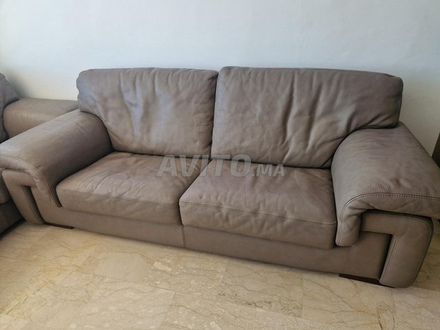 صالون جلد شاتو داكس