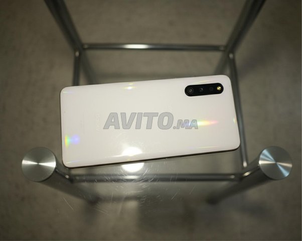 هاتف Galaxy A41 64GB / 4GB RAM بحالة جيدة – للبيع