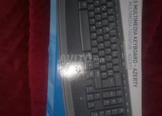 لوحة مفاتيح لاسلكية