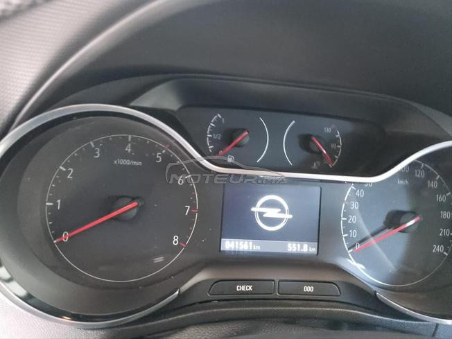 voiture Opel crosland premiere main