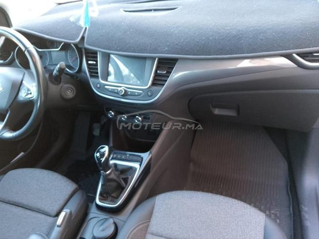 voiture Opel crosland premiere main
