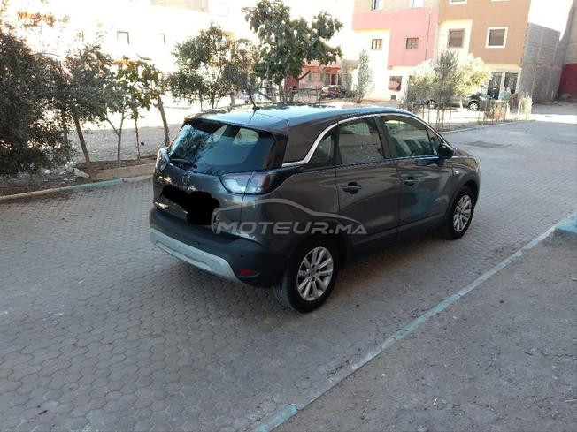 voiture Opel crosland premiere main