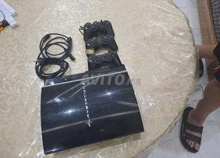 Play 3 en bon état à vendre avec 5 jeux