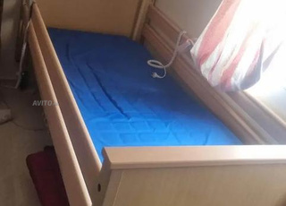 Lit médicalisé électrique