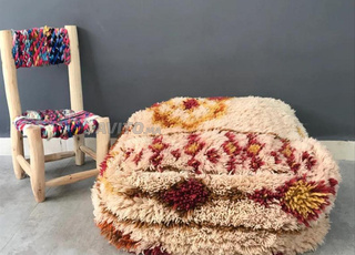 بوفات ووسائد وسجاد مغربي وبطانية