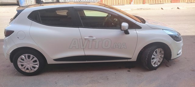 كليو 4 بيضاء