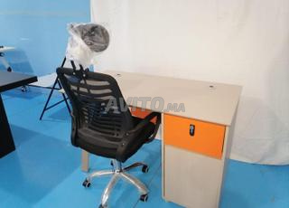 كرسي مشغل ومكتب