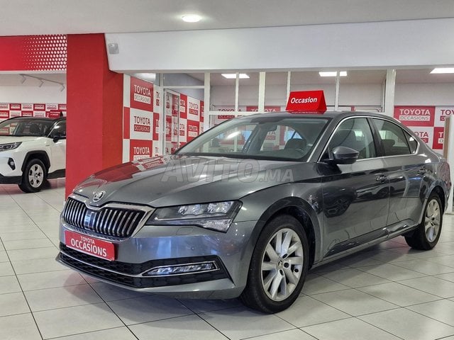 Skoda Superb Diesel Automatique 2022 à Casablanca