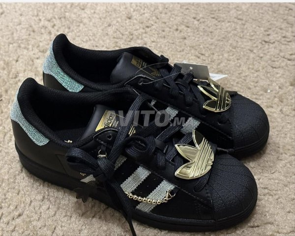 أديداس سوبر ستار كوين