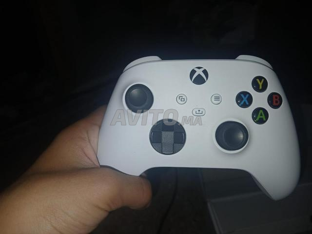 Xbox Series S comme neuf avec FC 25 RDR2 Batman - 2