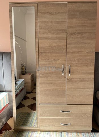 خزانة بثلاثة أبواب مع مرآة 191 سم × 120 سم