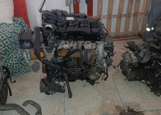 Des moteurs de voiture à vendre