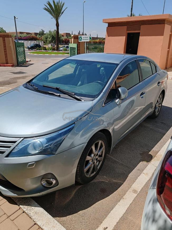 toyota avensis 