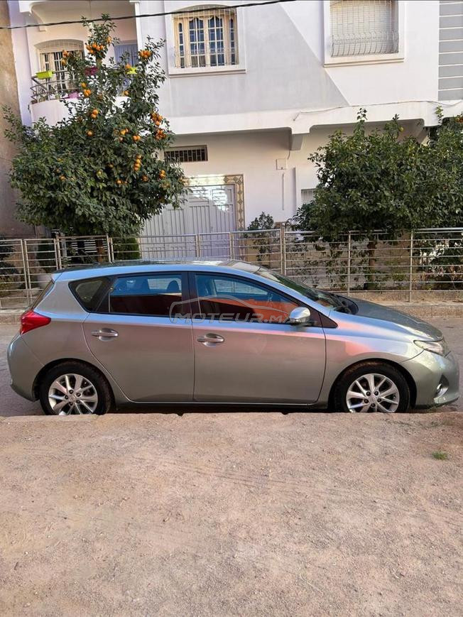 toyota auris 2015 