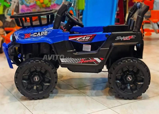 سيارة كهربائية للأطفال