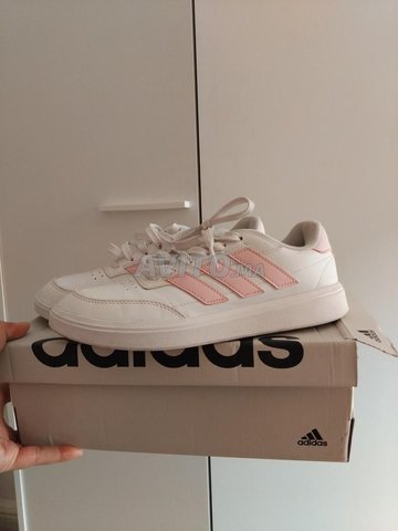 حذاء أديداس