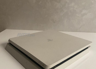 PlayStation 4 d'occasion mais propre