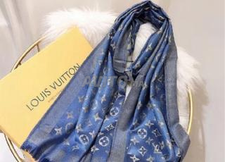 Châle Chic Louis Vuitton en Couleurs LV7852