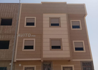 Appartement au 2ème étage à Hay Riad, 90 mètres à vendre avec aide de 10 millions