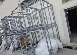 Lot de 14 chariots empilables