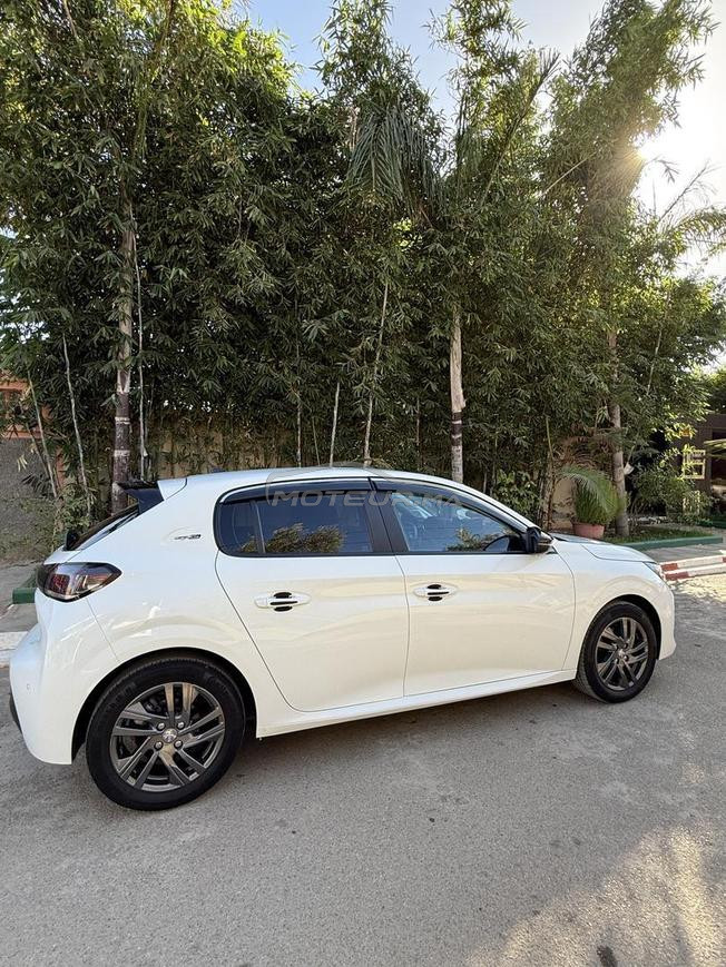 peugeot 208 2022 automatique 