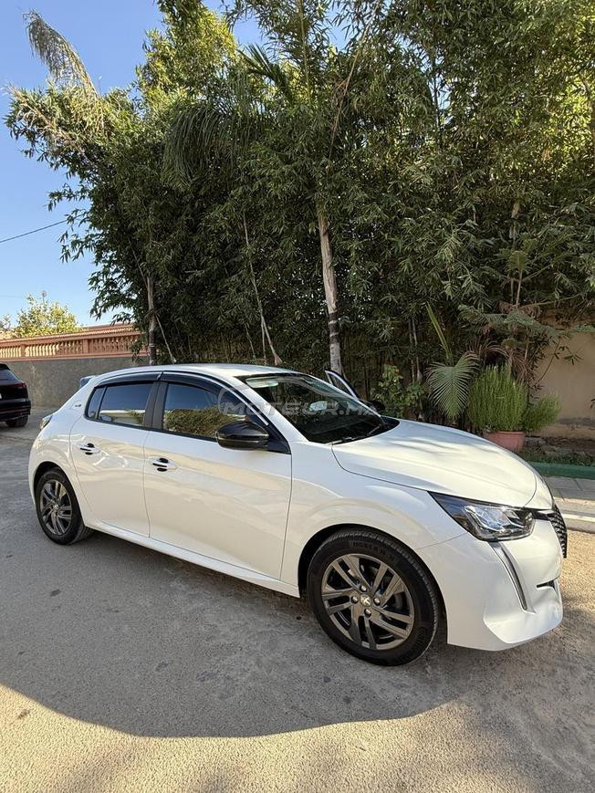 peugeot 208 2022 automatique 