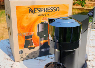 آلة قهوة احترافية نسبريسو Vertuo Next