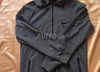 جاكيط بقبعة بسنسلة