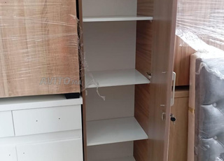 Placard à une porte