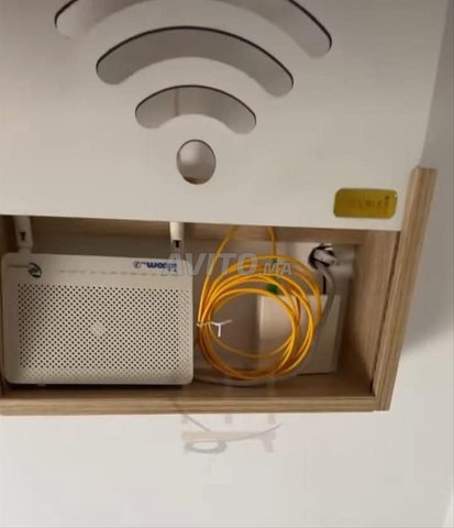 حامل جهاز توجيه واي فاي ونقطة وصول