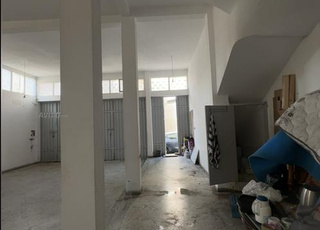 Magasin 2 façades à côté de la mosquée Najd