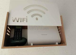 رف جهاز توجيه واي فاي ونقطة وصول