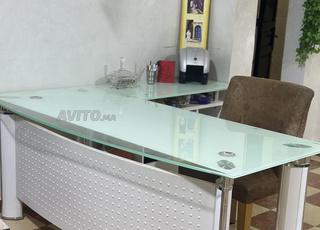 Bureau grand modèle en très bon état à vendre