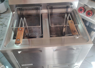 Friteuse double sur placard gaz